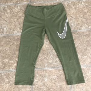 Nike capri leggings